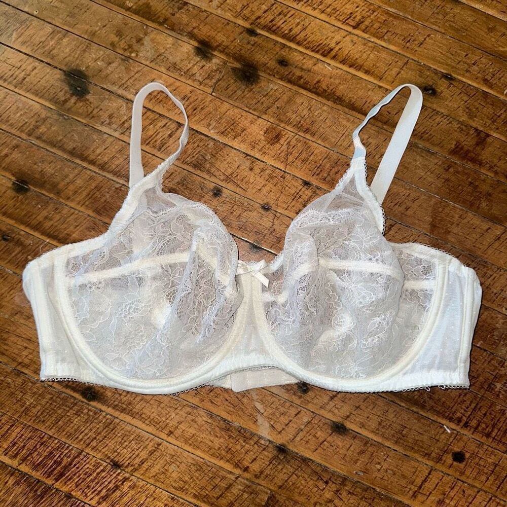 Wacoal retro chic full figure lacy unlined 40D sexy bra